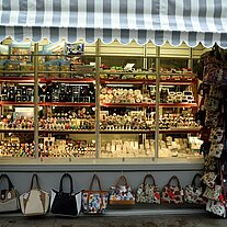Handbag shop