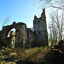 Gesamtansicht Ruine der Kirche von Pappenberg Gesamtansicht Ruine der Kirche von Pappenberg