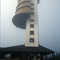 Turm auf dem Mittagsberg ( Polednik )