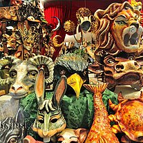 Masken im Schaufenster