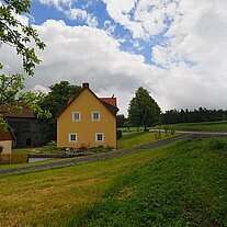 Grünschusterhof mit Wetterstimmung Grünschusterhof mit Wetterstimmung