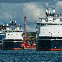 Schiffe im Hafen Schiffe im Hafen