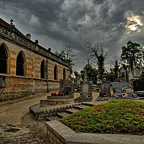 Kirche mit Friedhof Kirche mit Friedhof