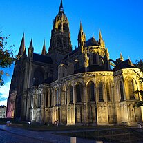 die Kathedrale Notre Dame bei Nacht