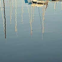 Bootsmasten Spiegelungen Bootsmasten Spiegelungen