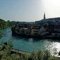 Blick vom Bärenpark zum Münster Aareschleife Blick vom Bärenpark zum Münster Aareschleife