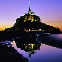 Le Mont Saint Michel am Abend Spiegelung Le Mont Saint Michel am Abend Spiegelung