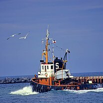 Die Borkum verläßt den Rostocker Hafen Die Borkum verläßt den Rostocker Hafen