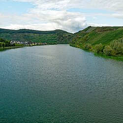 Piesport Brücke zur Moselloreley Piesport Brücke zur Moselloreley