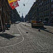 Kramgasse mit Kreuzgassbrunnen zu Zytglogge Kramgasse mit Kreuzgassbrunnen zu Zytglogge