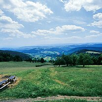 Blick von der Bismarckbaude nach Falkenberg Blick von der Bismarckbaude nach Falkenberg