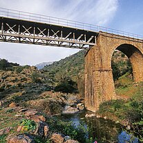 Eisenbahnbrücke vor Ponte Leccia Eisenbahnbrücke vor Ponte Leccia