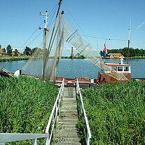 Fischerboot mit Reusen Fischerboot mit Reusen