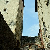 Innenhof der Burg Svihov Innenhof der Burg Svihov