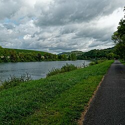 Weg entlang der Mosel Weg entlang der Mosel