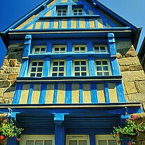 Dinan: blaues Fachwerkhaus blaues Fachwerkhaus