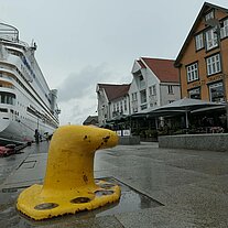 am Kreuzfahrtkay