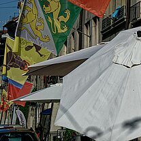 Gerechtigkeitsgasse mit Fahnen Gerechtigkeitsgasse mit Fahnen