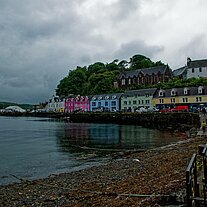 Hafen und bunte Häuser von Portree Hafen und bunte Häuser von Portree