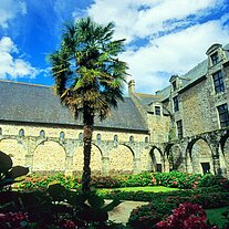 Kreuzgang im Kloster von Lehon Kreuzgang im Kloster von Lehon