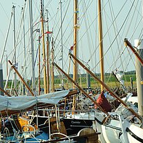 Segelboot am Kai Segelboot am Kai