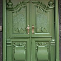 hellgrüne Tür