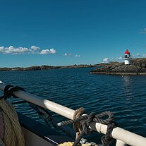 kleiner Leuchtturm und Reeling