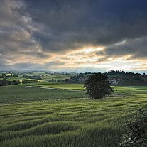 Blick nach Floß bei Gewitterstimmung Blick nach Floß bei Gewitterstimmung