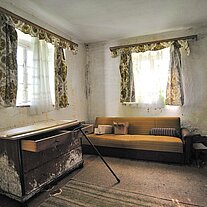 Kammer mit Couch Kammer mit Couch