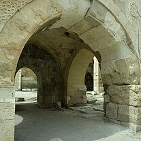 im Innenhof der Karavanserei Torbogen im Innenhof der Karavanserei Torbogen