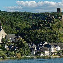 Burg Metternich an der Mosel