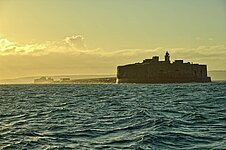 Fort de l´Ouest an der Hafeneinfahrt