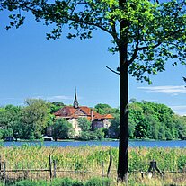 Blick zum Schloss Maltzahn Blick zum Schloss Maltzahn