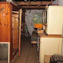 Dachboden mit altem Küchenbufet