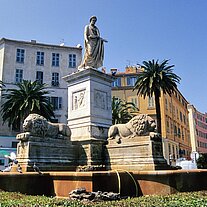 Napoleon auf dem Platz in Ajaccio