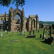 Melrose Abbey mit Friedhof