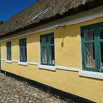 Haus an der Strasse Haus an der Strasse